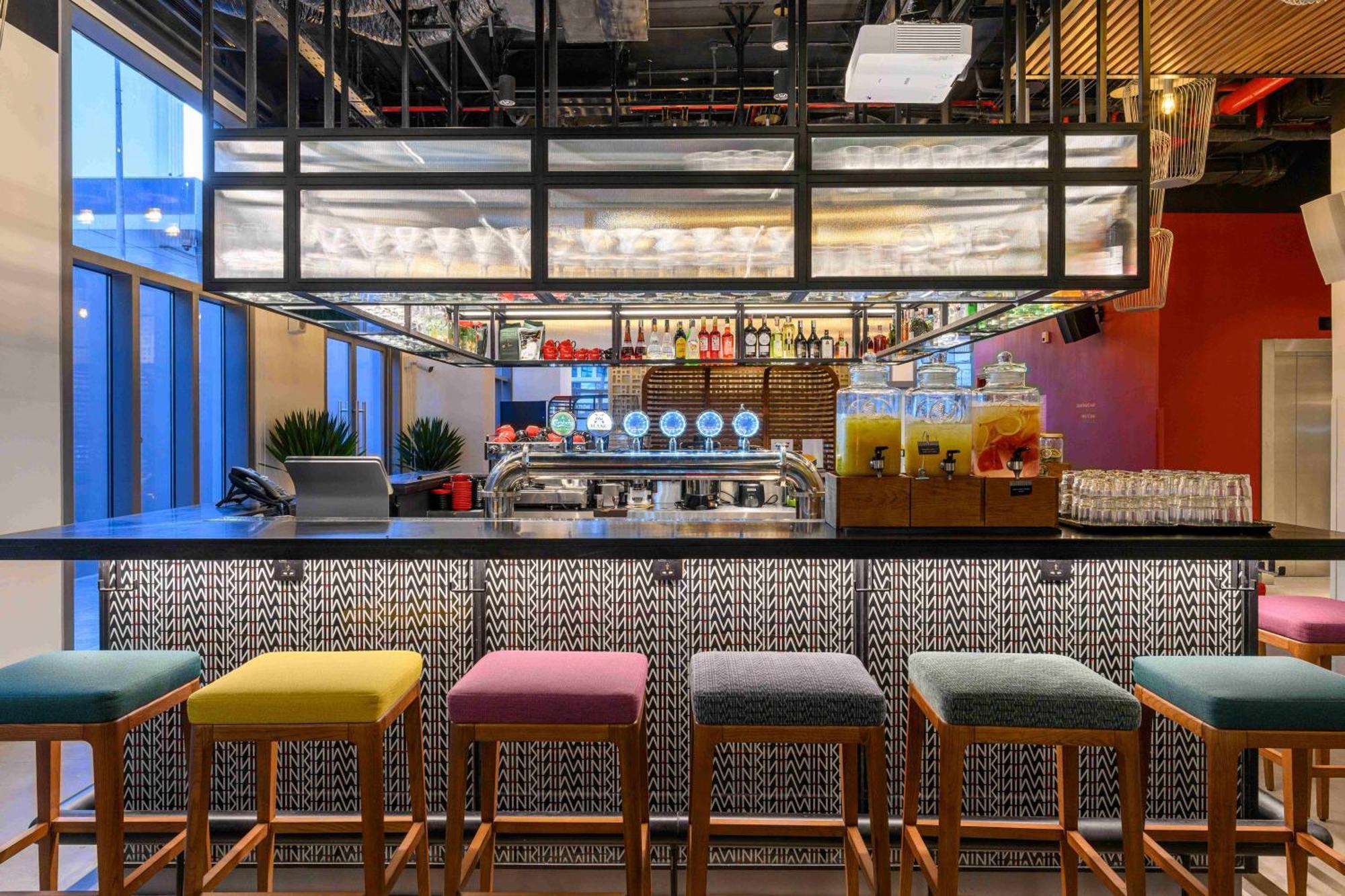 Wink Hotel Can Tho Ninh Kieu Wharf - 24Hrs Stay & Rooftop Pool Bar Exteriör bild