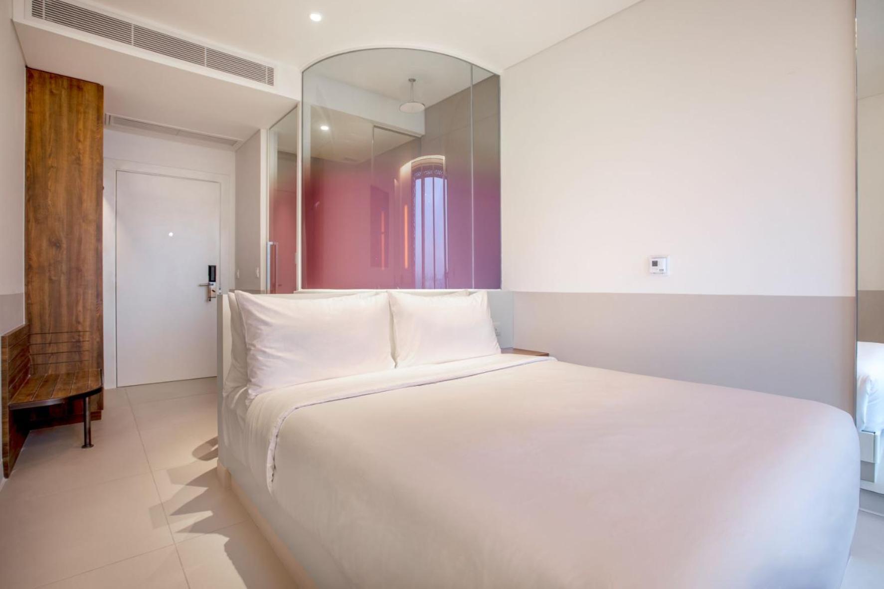 Wink Hotel Can Tho Ninh Kieu Wharf - 24Hrs Stay & Rooftop Pool Bar Exteriör bild
