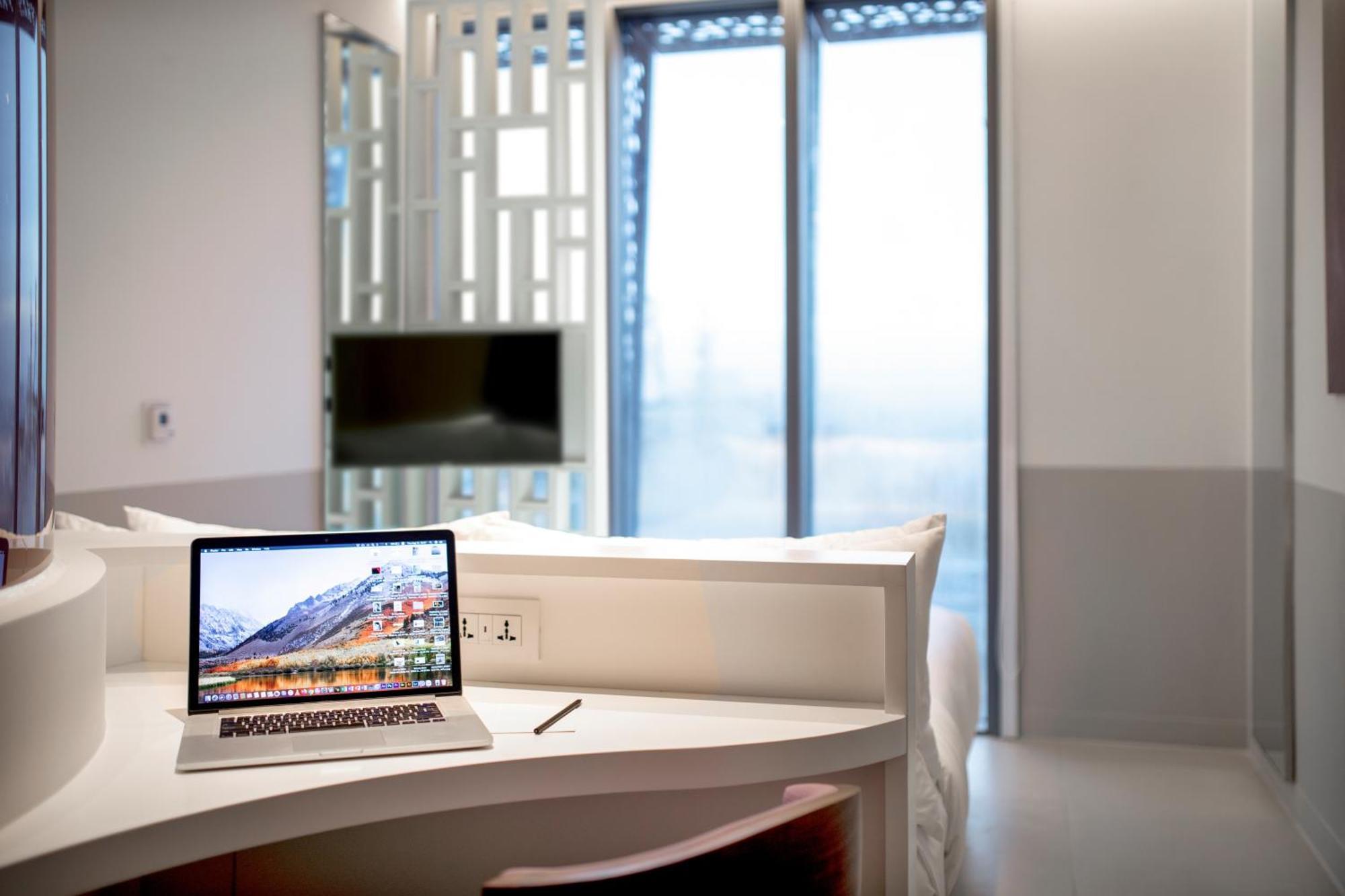 Wink Hotel Can Tho Ninh Kieu Wharf - 24Hrs Stay & Rooftop Pool Bar Exteriör bild