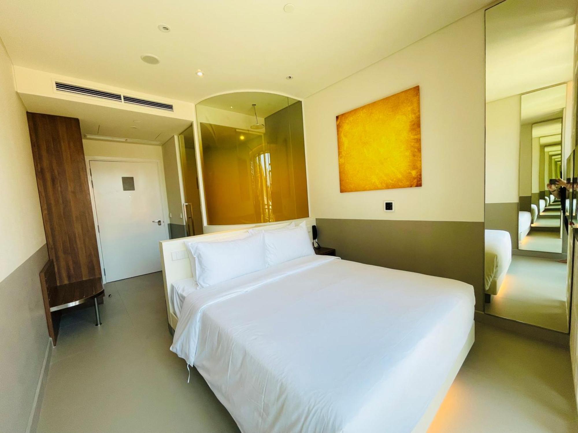 Wink Hotel Can Tho Ninh Kieu Wharf - 24Hrs Stay & Rooftop Pool Bar Exteriör bild